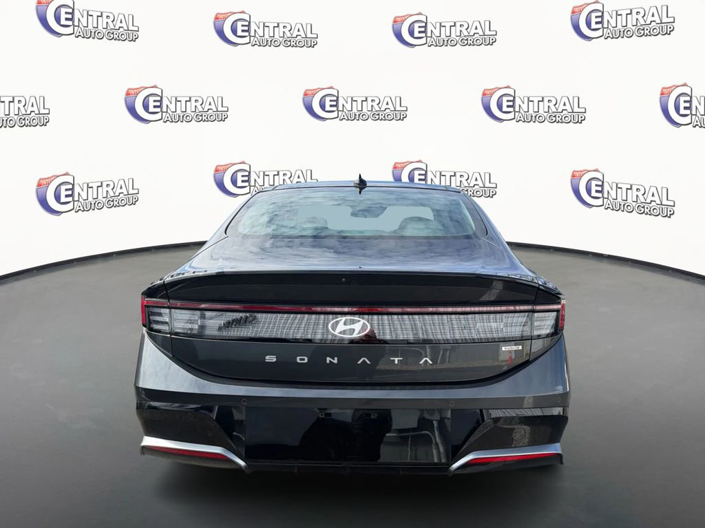 Certified 2025 Hyundai Sonata Limited image 6