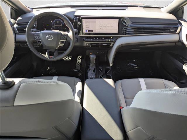 Used 2025 Toyota Camry SE image 17