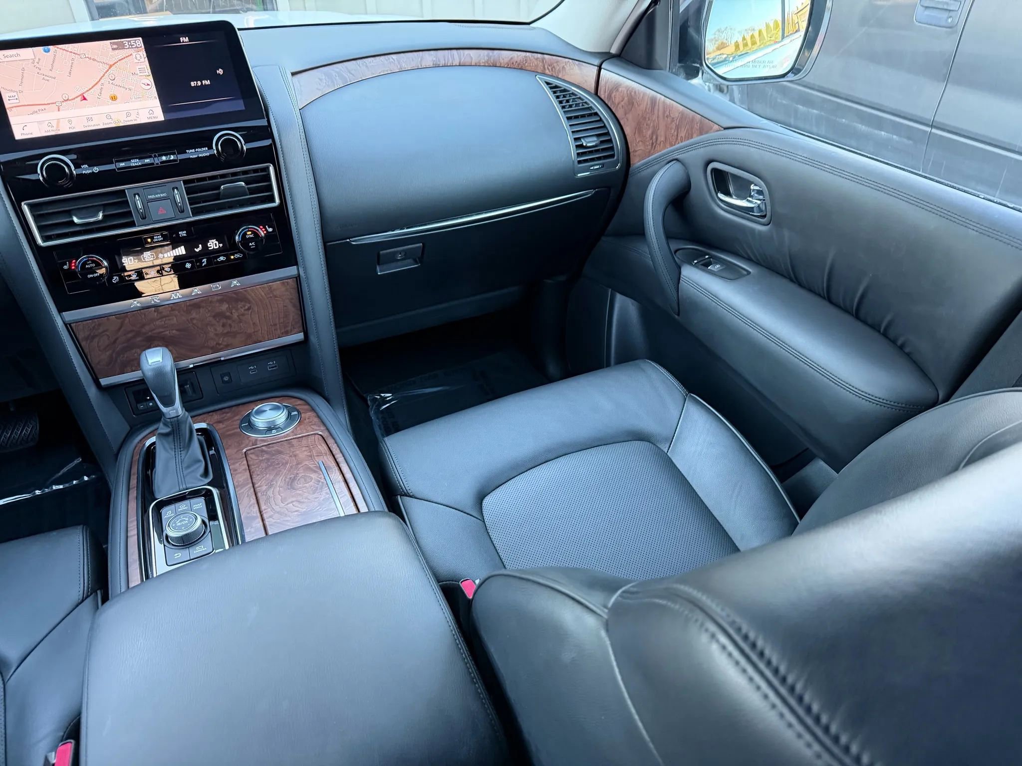 Used 2024 Nissan Armada SL w/ Captain's Chairs Package image 13