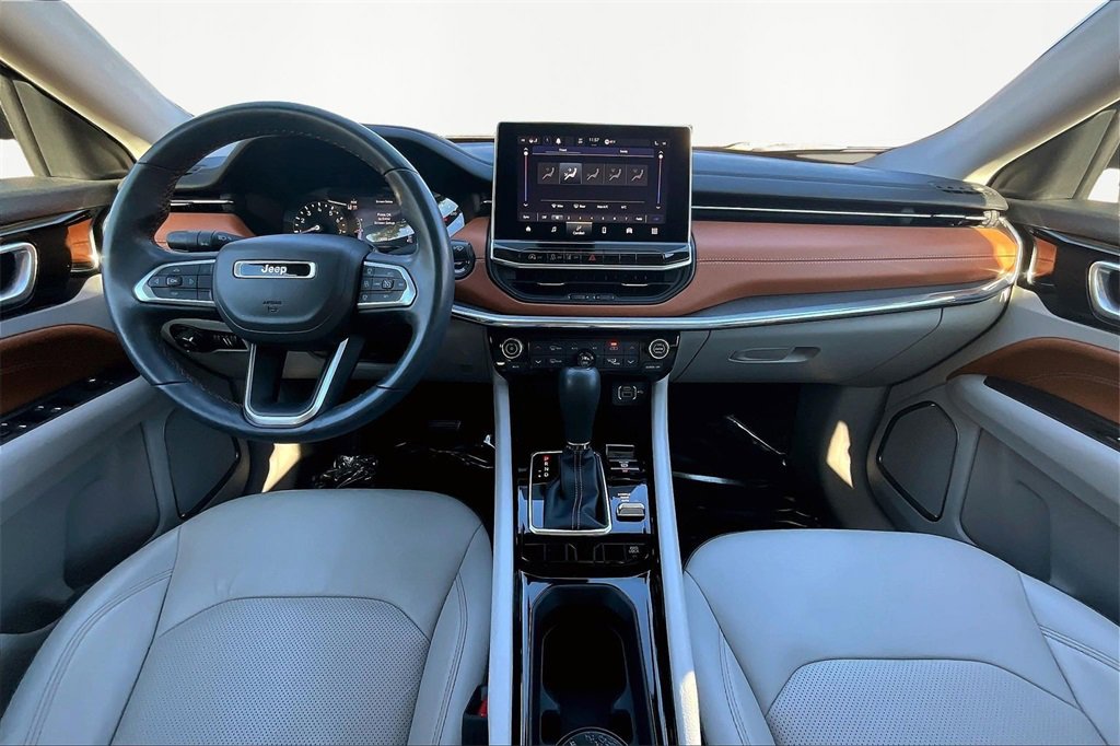 Used 2022 Jeep Compass Limited image 16