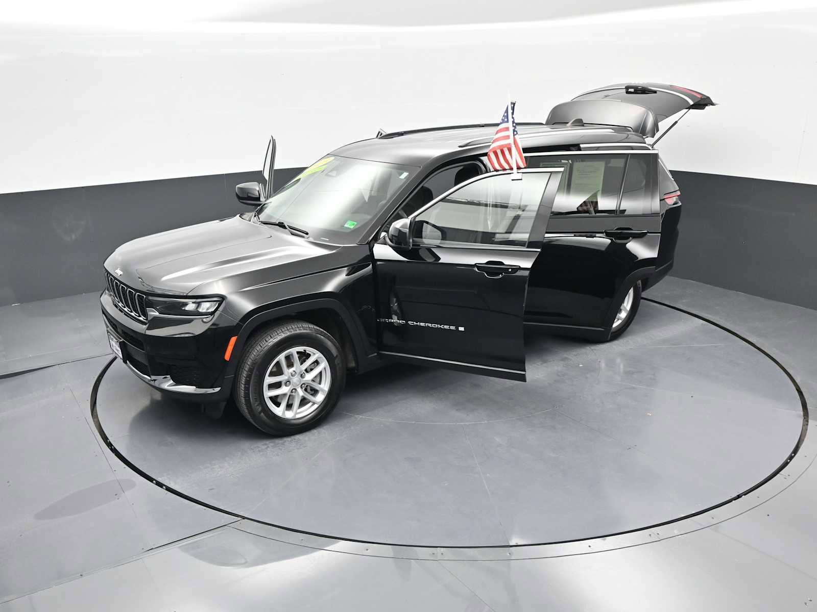 Used 2023 Jeep Grand Cherokee L Laredo image 52