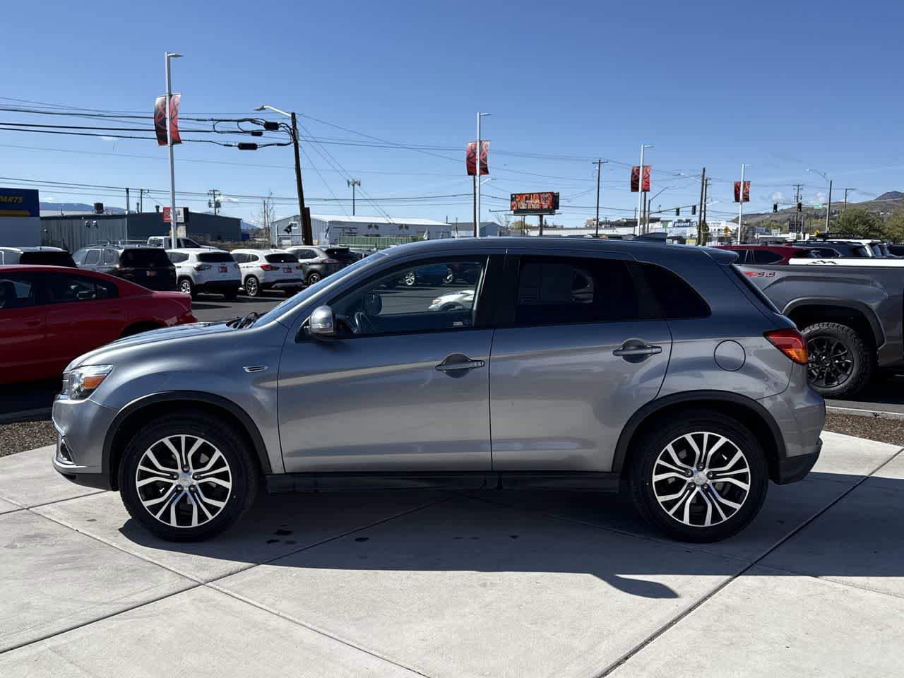 Used 2018 Mitsubishi Outlander Sport SE AWD/4WD image 2