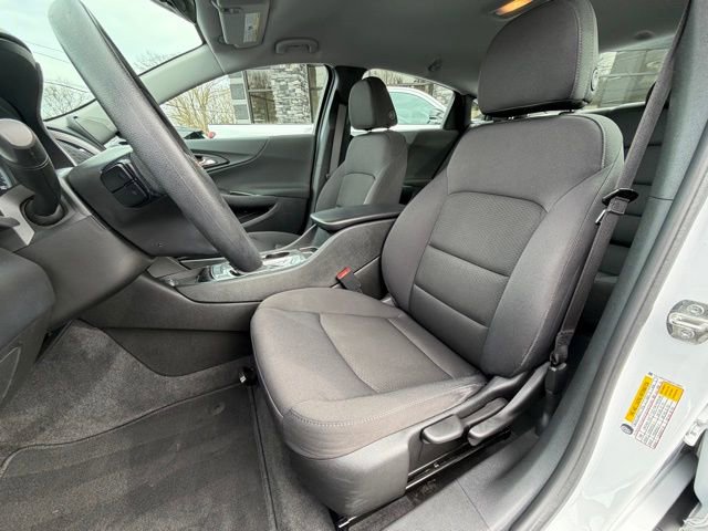 Used 2021 Chevrolet Malibu LS FWD image 4