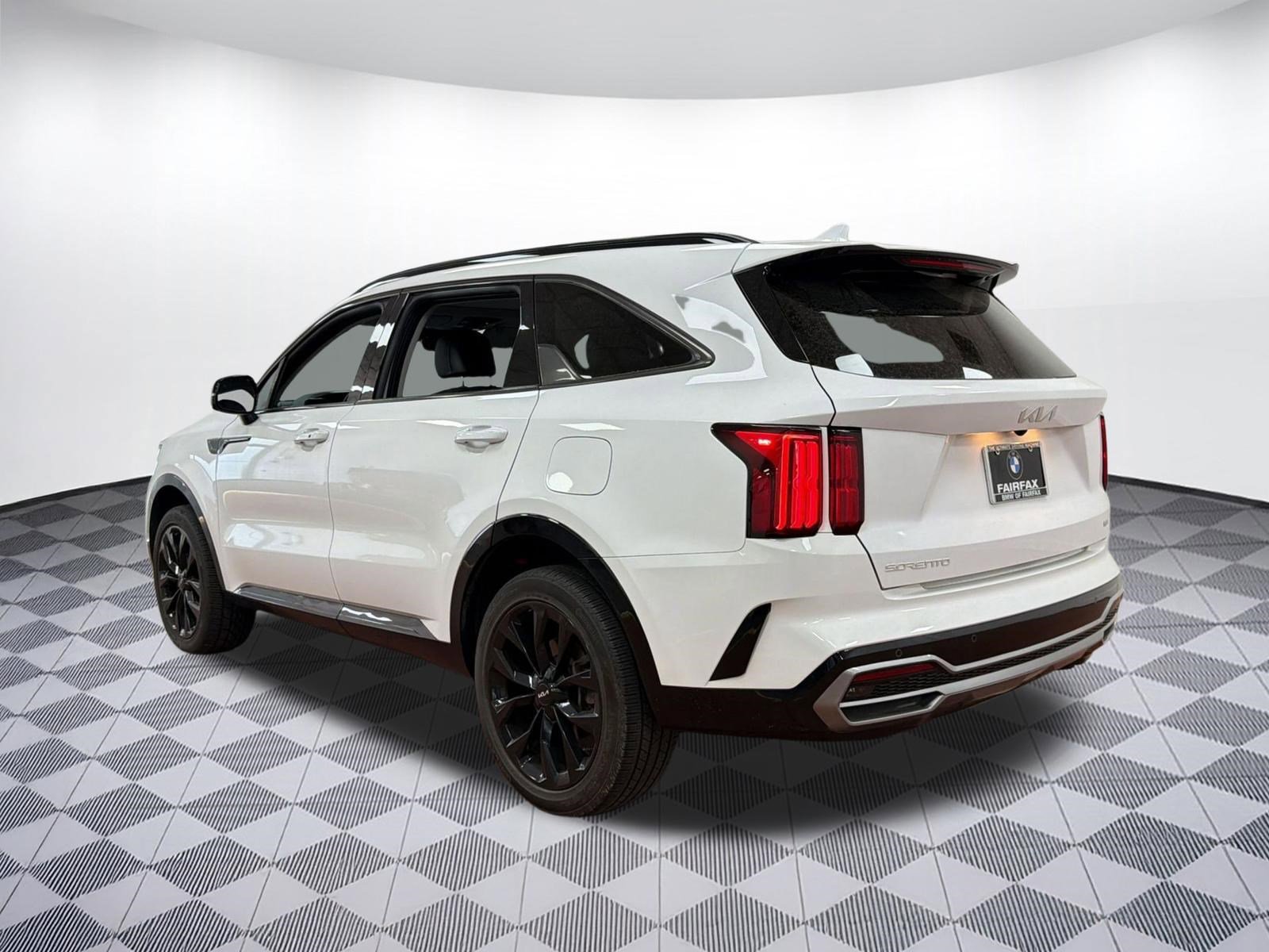 Used 2023 Kia Sorento SX image 3