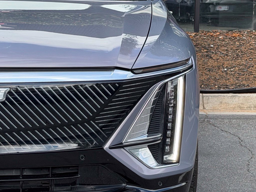 Used 2024 Cadillac Lyriq Luxury RWD image 5