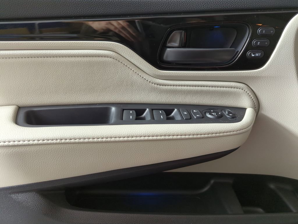 New 2026 Honda Odyssey Touring image 13