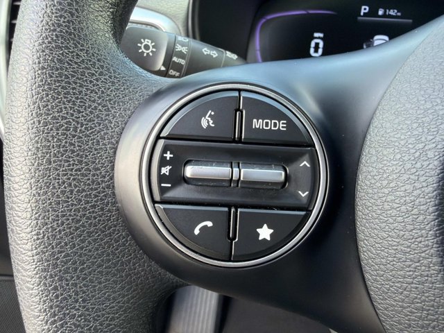 Used 2025 Kia Soul LX w/ LX Technology Package FWD image 24