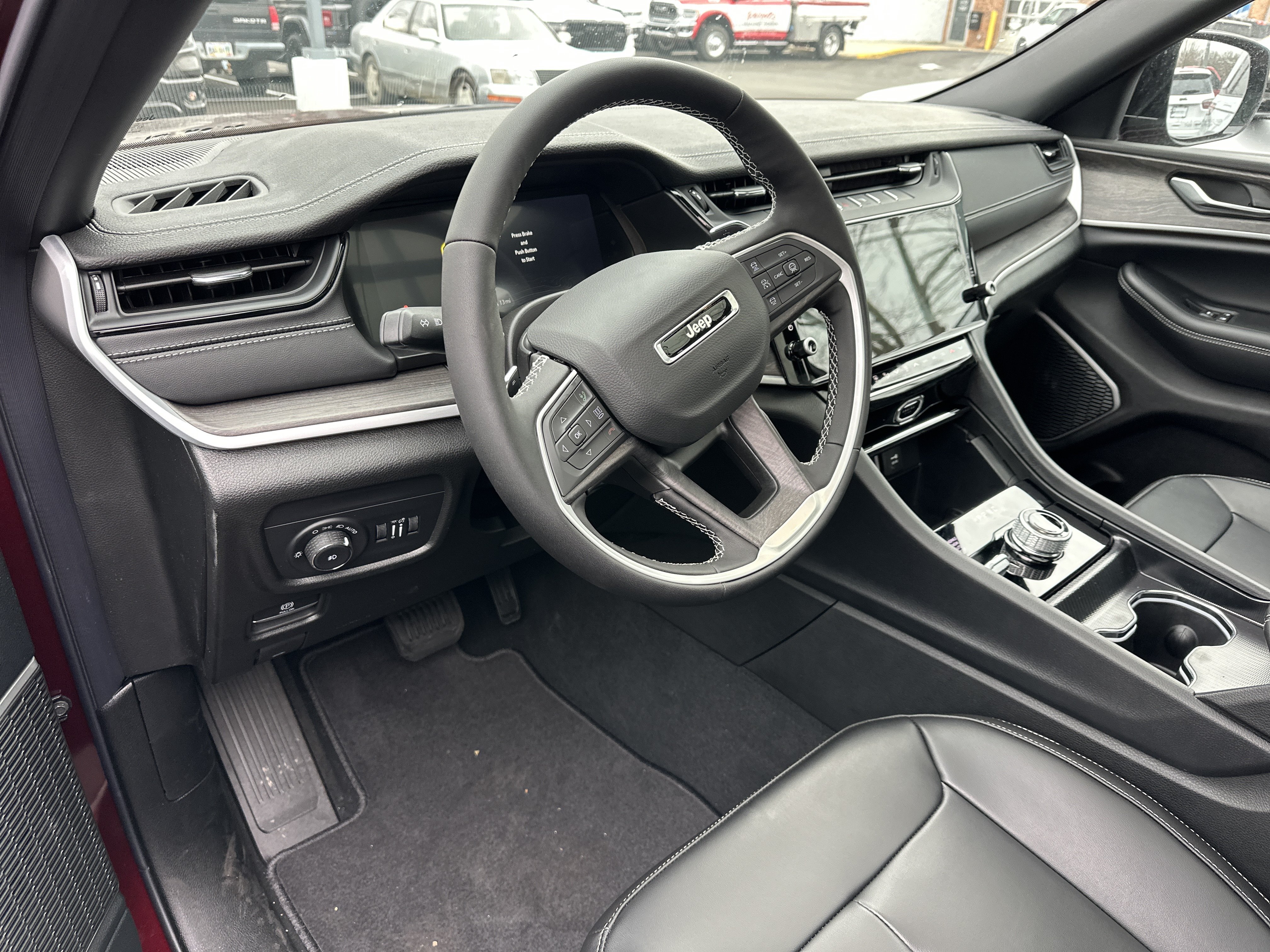 New 2026 Jeep Grand Cherokee Limited w/ Limited Altitude Package AWD/4WD image 34
