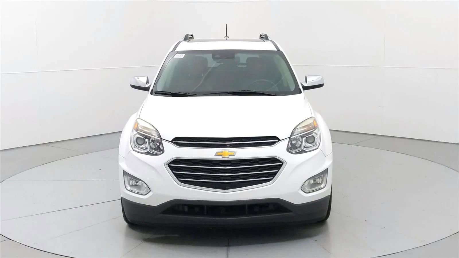 Used 2016 Chevrolet Equinox LTZ w/ Enhanced Convenience Package FWD image 2