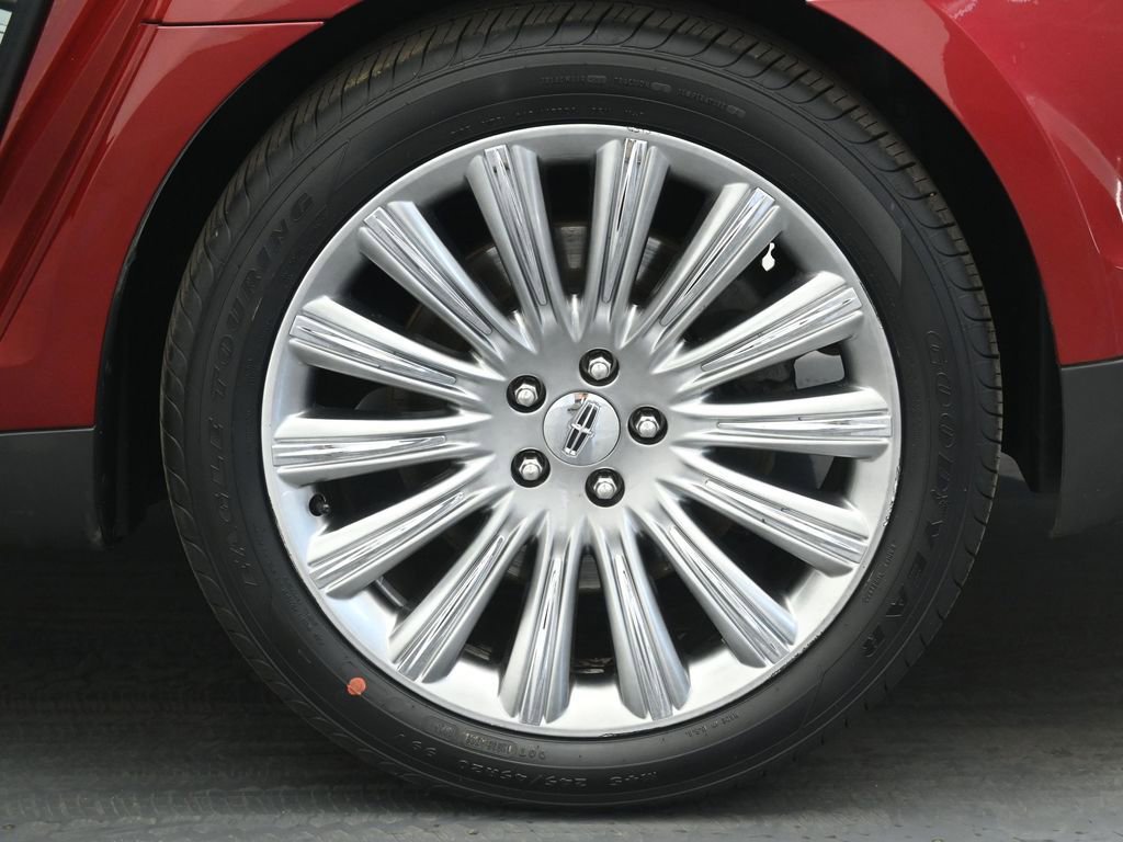 Used 2013 Lincoln MKS AWD image 24