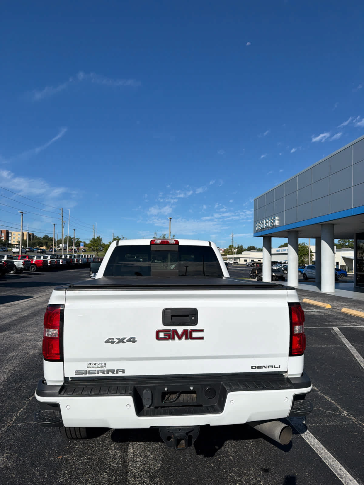 Used 2017 GMC Sierra 2500 Denali w/ Duramax Plus Package AWD/4WD image 4