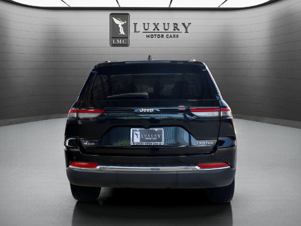Used 2023 Jeep Grand Cherokee Limited w/ Trailer Tow Prep Group (B) AWD/4WD image 7