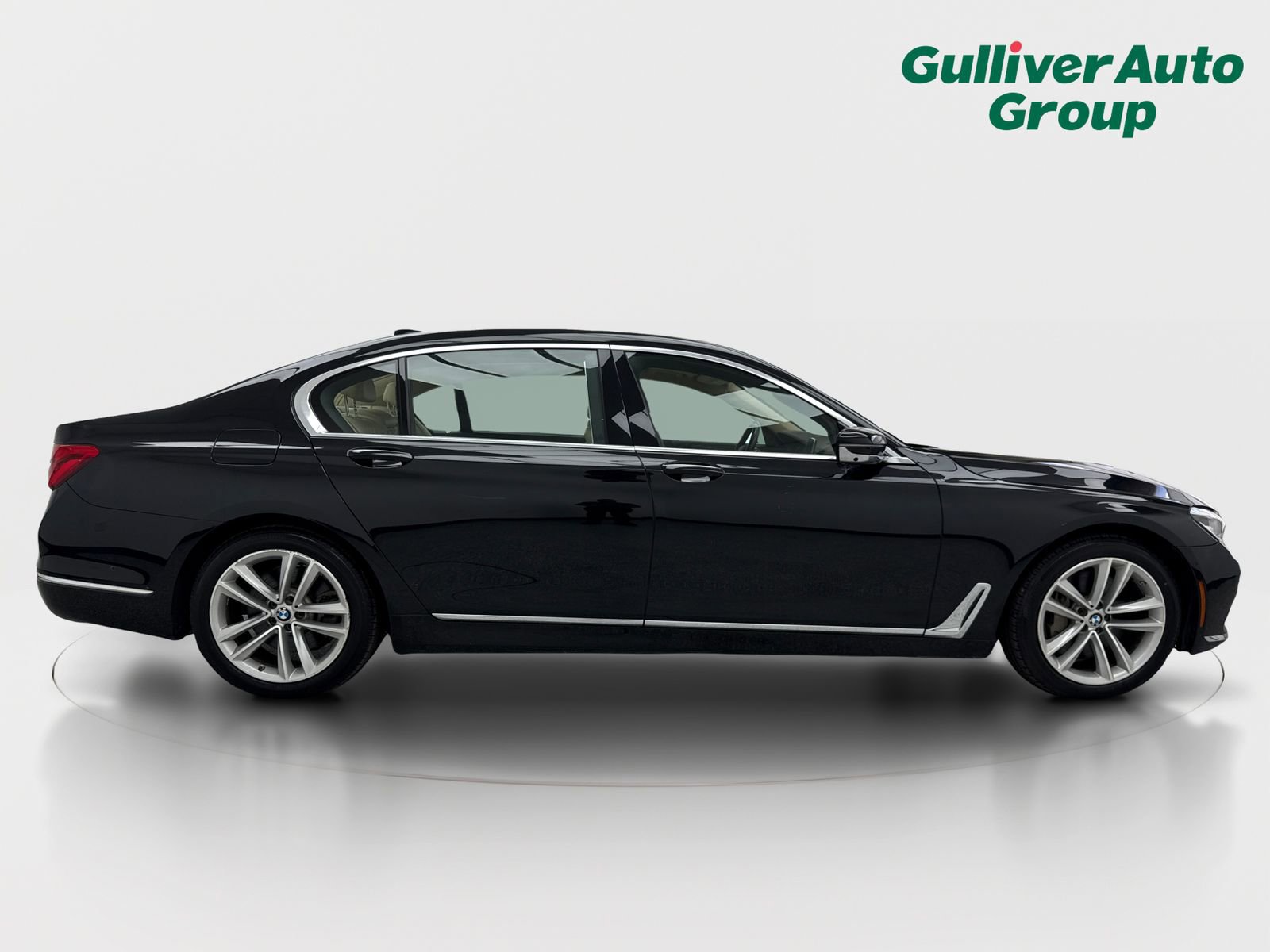 Used 2017 BMW 750i image 10