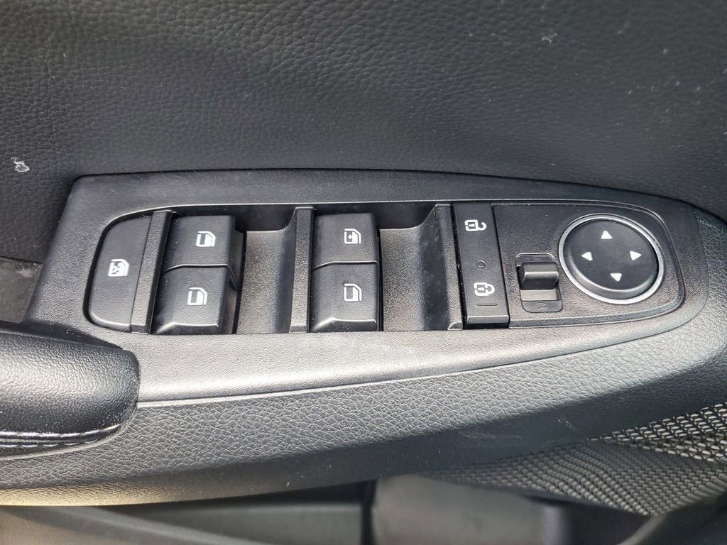 Used 2023 Kia Seltos S w/ Navigation Package image 22