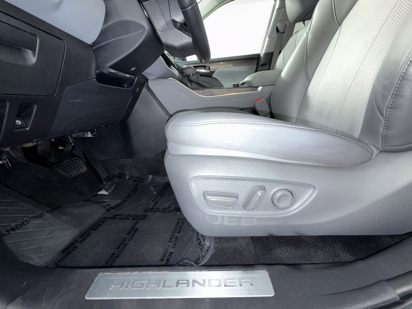 Used 2023 Toyota Highlander Limited AWD/4WD image 14