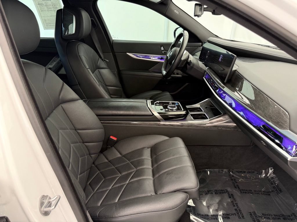 Used 2024 BMW i7 xDrive60 AWD/4WD image 20
