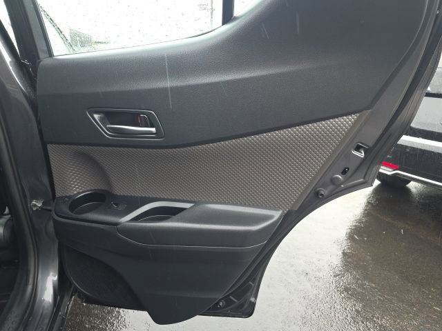 Used 2022 Toyota C-HR Limited FWD image 22