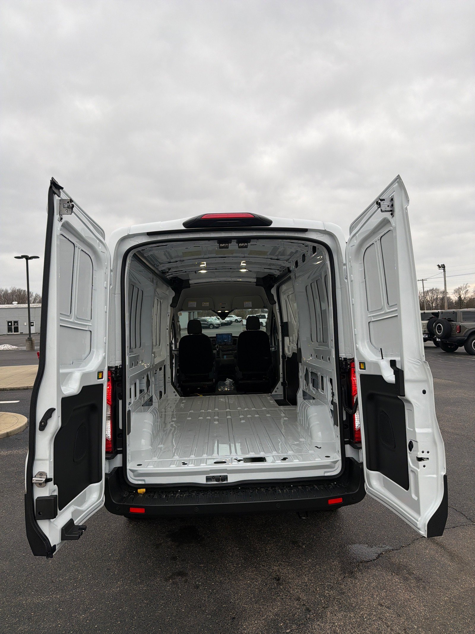 New 2026 Ford Transit 250 148 Medium Roof RWD image 19