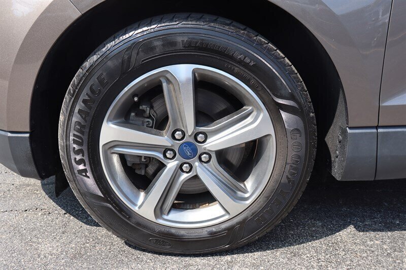 Used 2019 Ford Edge SEL w/ Equipment Group 201A AWD/4WD image 30