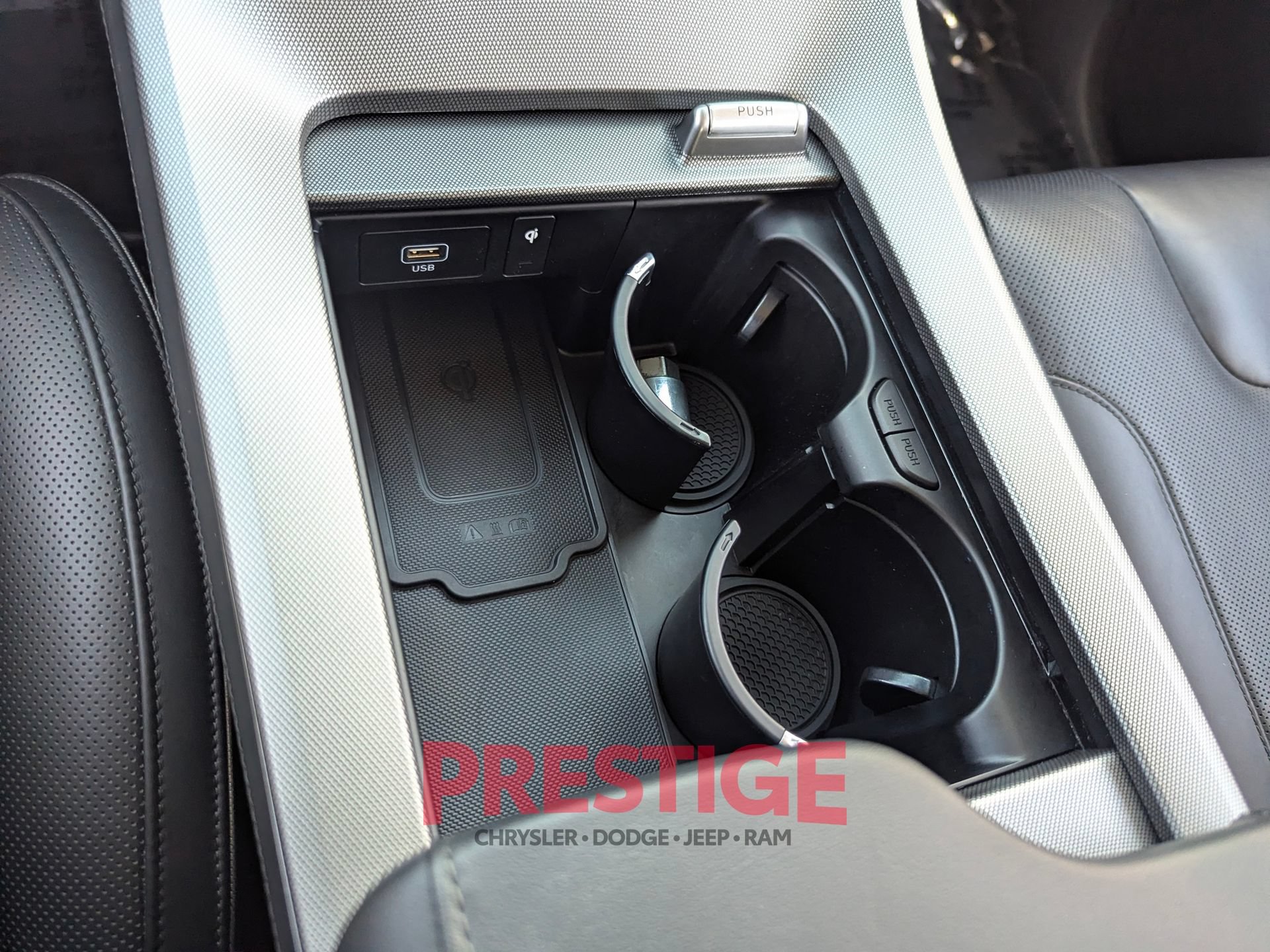 Used 2022 Hyundai Palisade Limited w/ Cargo Package FWD image 26
