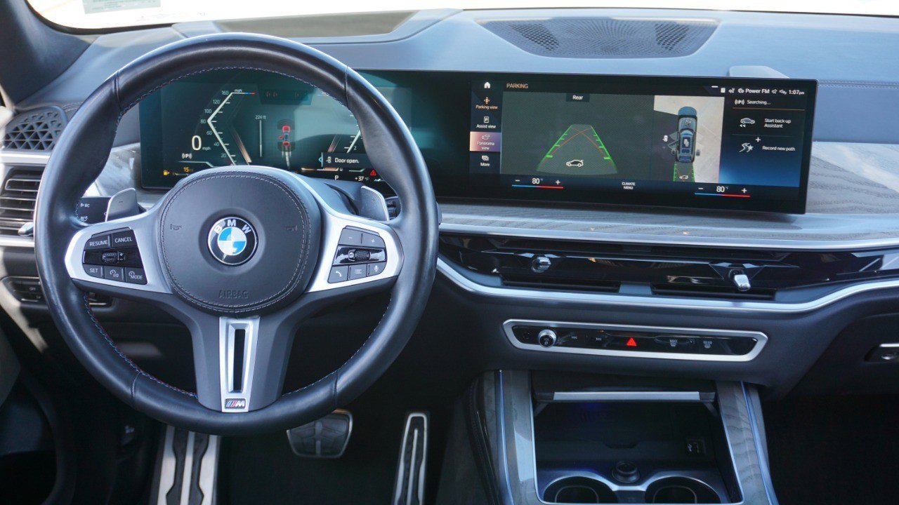 Used 2023 BMW X7 M60i w/ Executive Package image 29