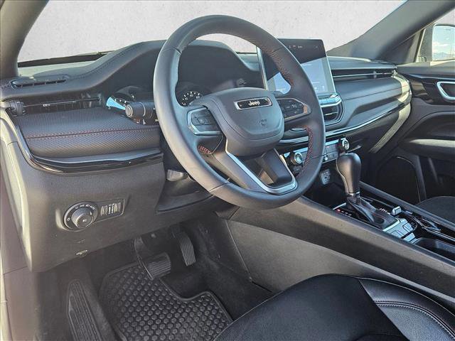 Used 2025 Jeep Compass Trailhawk w/ Trailer Tow Group image 10