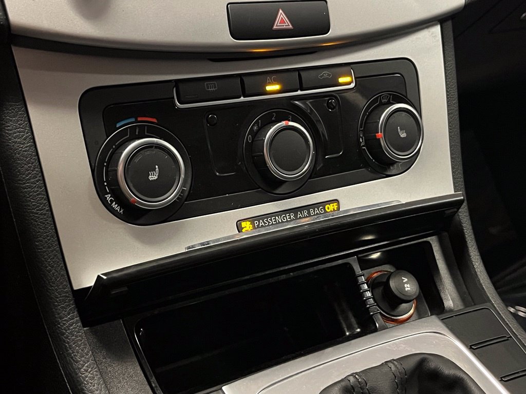 Used 2012 Volkswagen CC Sport FWD image 6