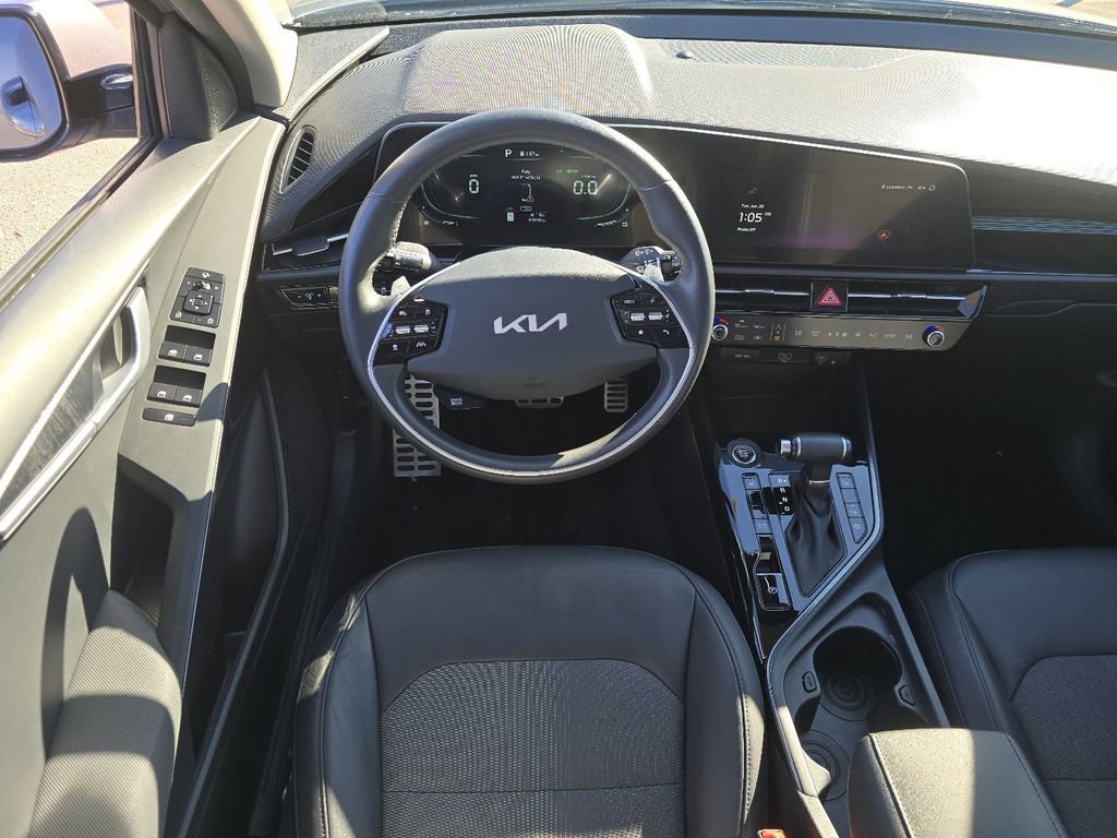 Used 2023 Kia Niro EX Touring image 23