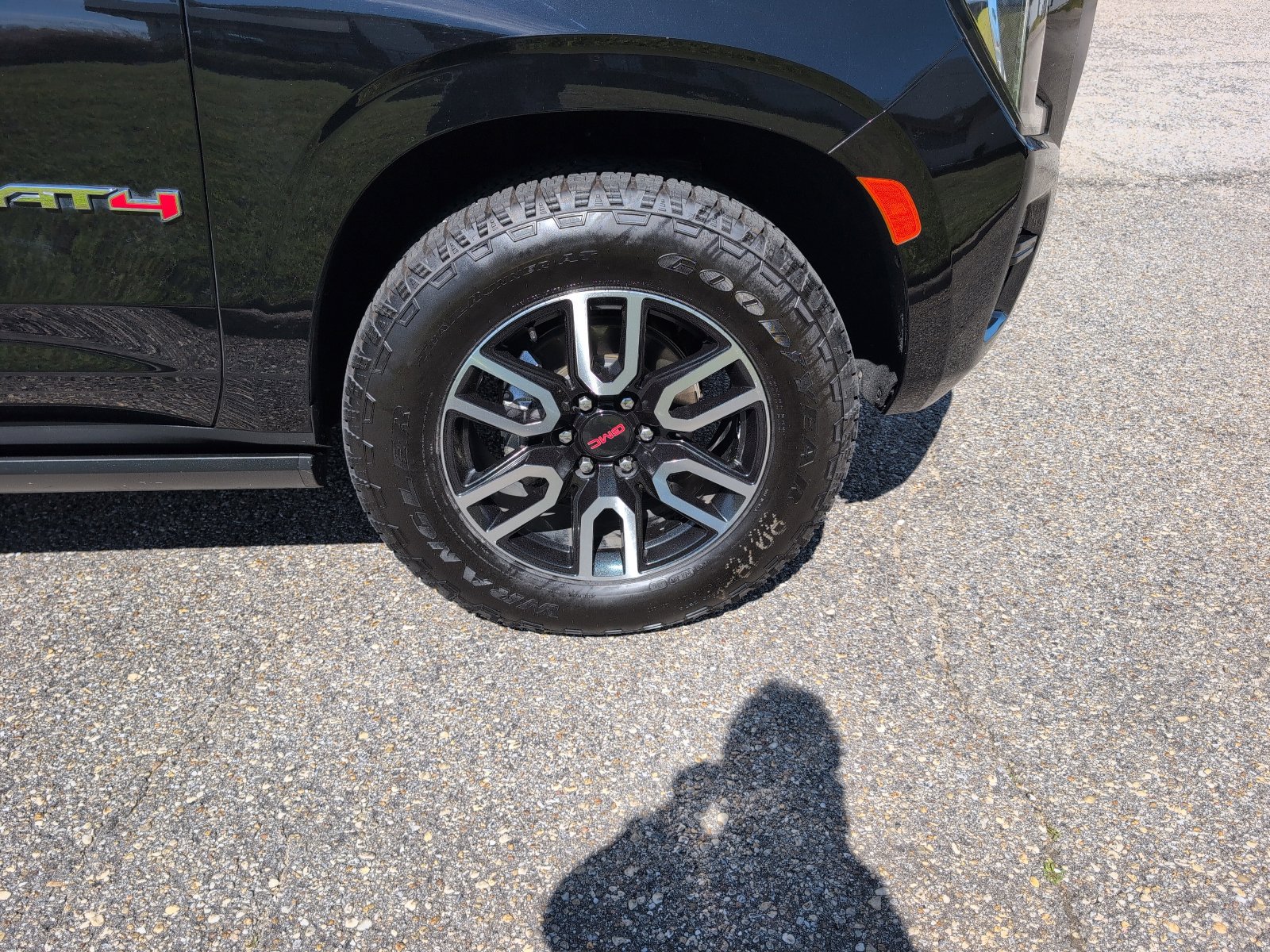 Used 2022 GMC Yukon AT4 image 9