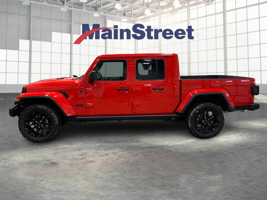 Used 2025 Jeep Gladiator Sport AWD/4WD image 2