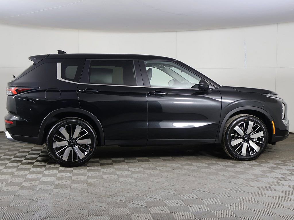 New 2026 Mitsubishi Outlander SE image 20