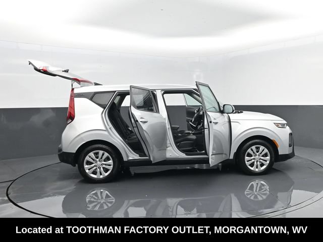 Used 2021 Kia Soul LX FWD image 26