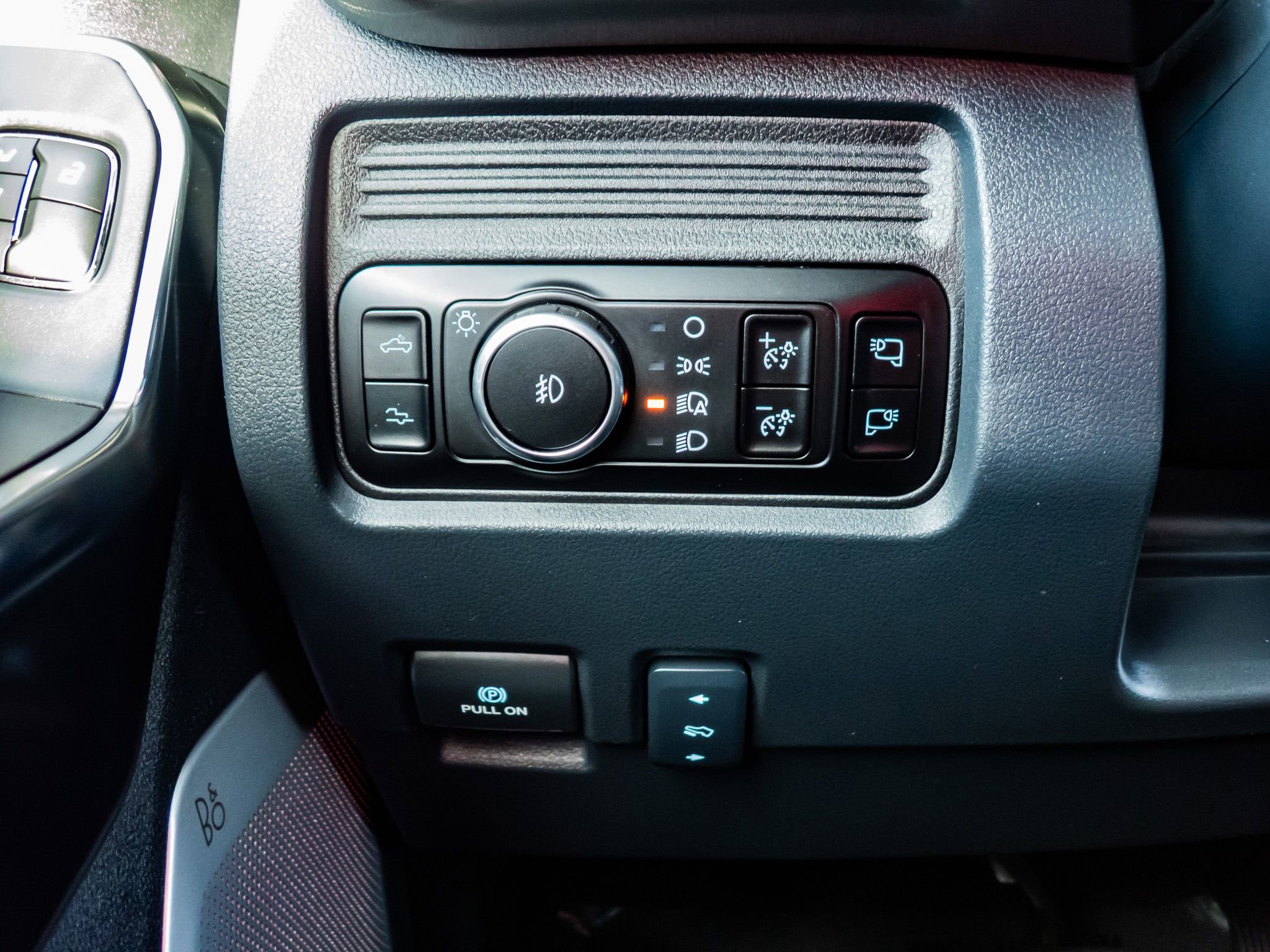 Used 2025 Ford F250 Platinum image 12