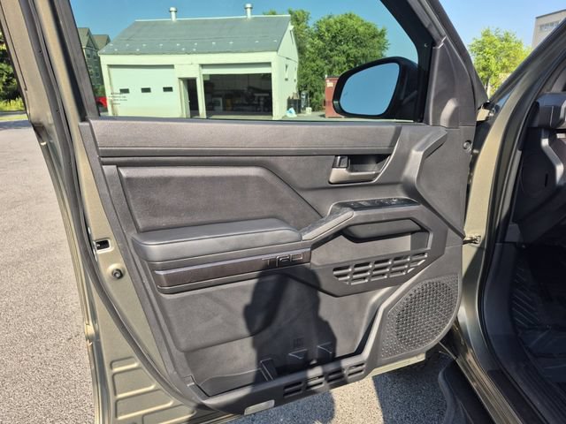Used 2025 Toyota Tacoma TRD Off-Road w/ TRD Off Road Upgrade Package AWD/4WD image 11