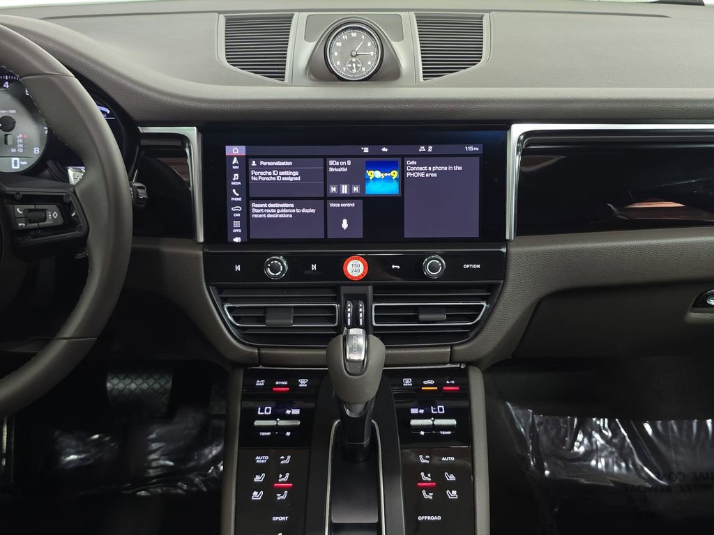 Certified 2024 Porsche Macan S image 16