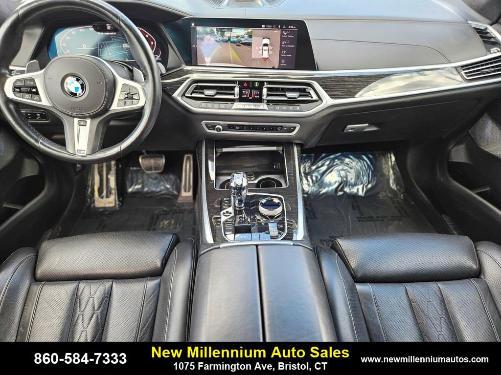 Used 2021 BMW X7 M50i image 13