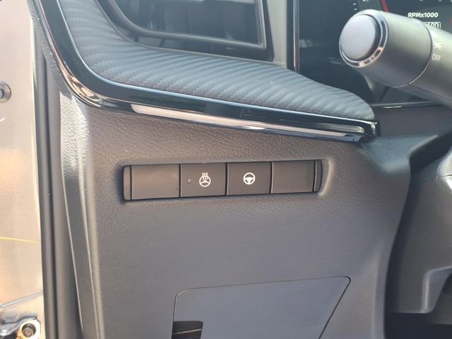 Used 2025 Nissan Kicks SR w/ SR Premium Package AWD/4WD image 19