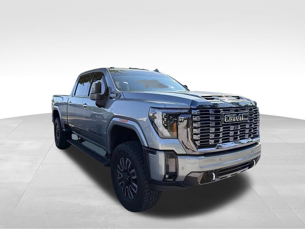 Used 2024 GMC Sierra 2500 Denali Ultimate AWD/4WD image 3
