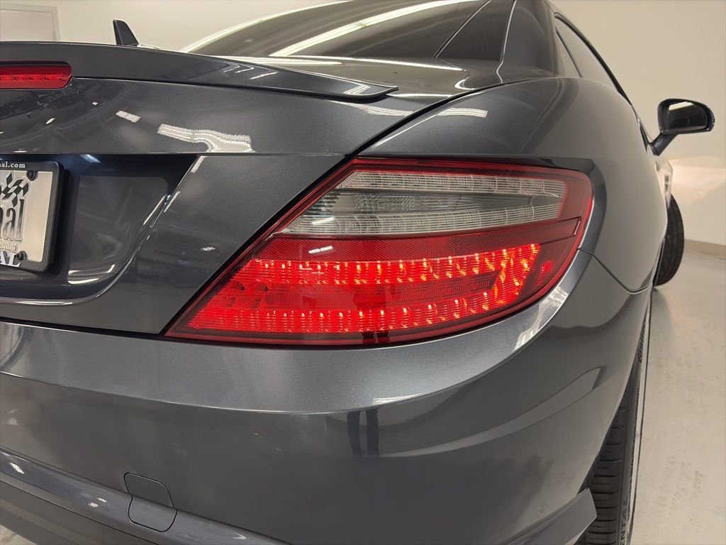 Used 2014 Mercedes-Benz SLK 250 image 12