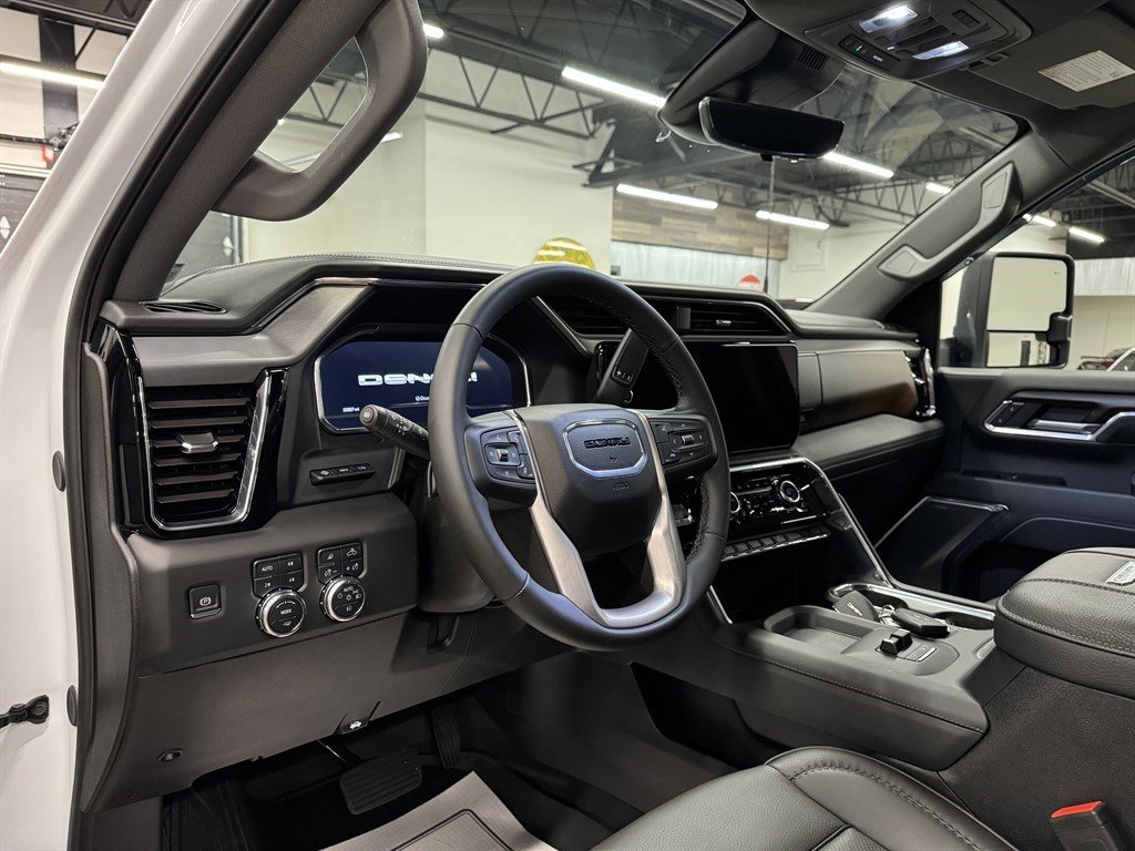 Used 2024 GMC Sierra 2500 Denali w/ Denali Reserve Package image 25