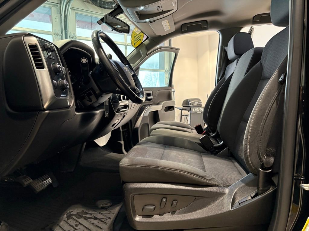 Used 2019 Chevrolet Silverado 1500 LT w/ All Star Edition image 22