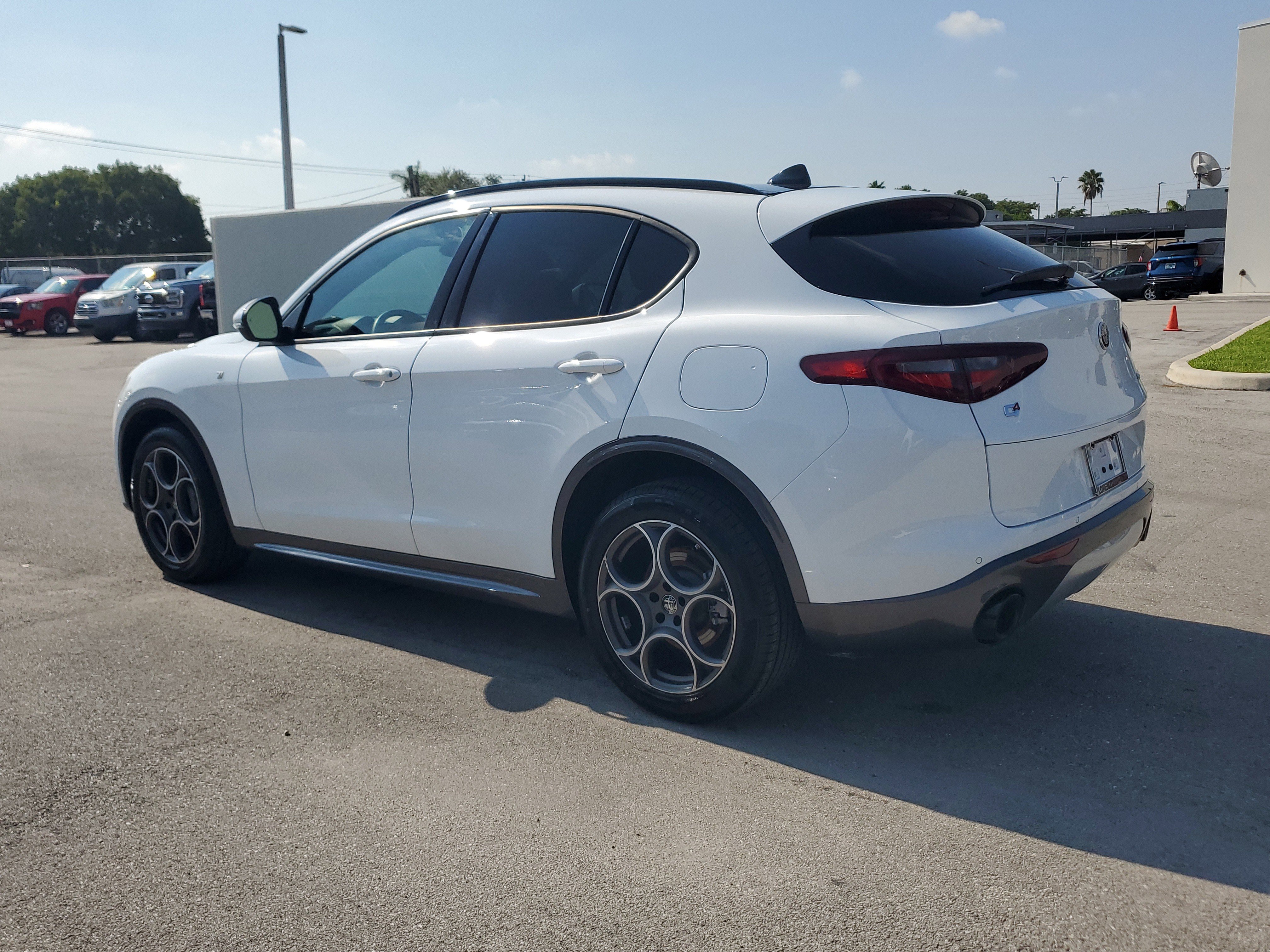 Used 2022 Alfa Romeo Stelvio Ti w/ Active Assist Plus Package image 7