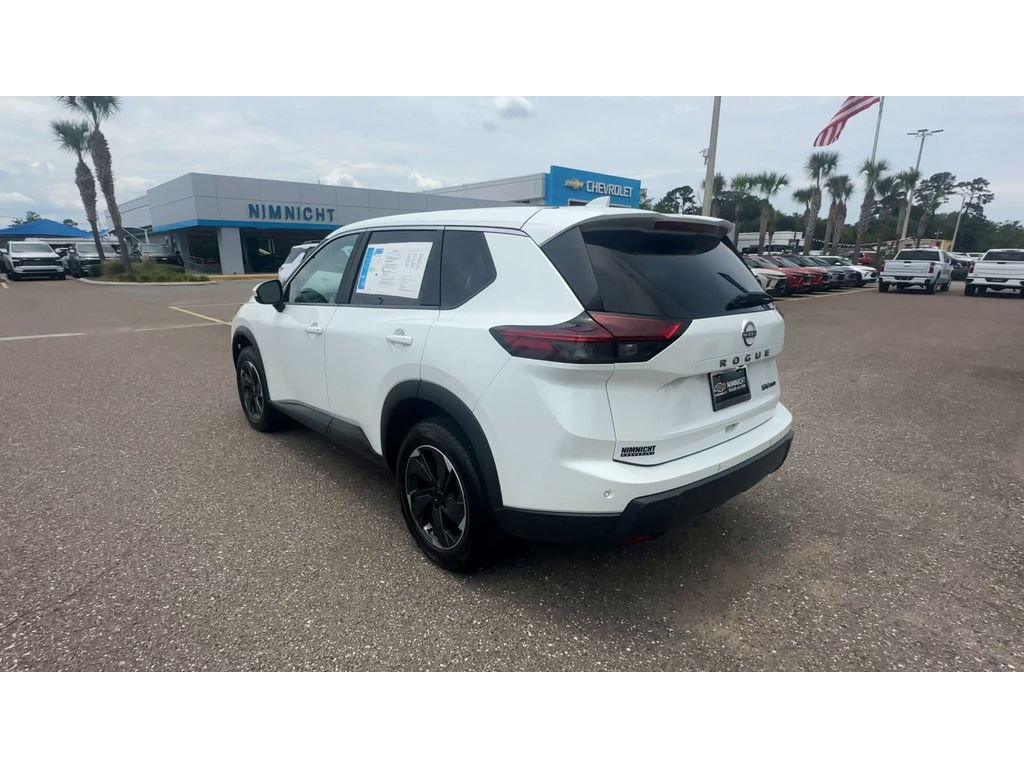 Used 2024 Nissan Rogue SV AWD/4WD image 4