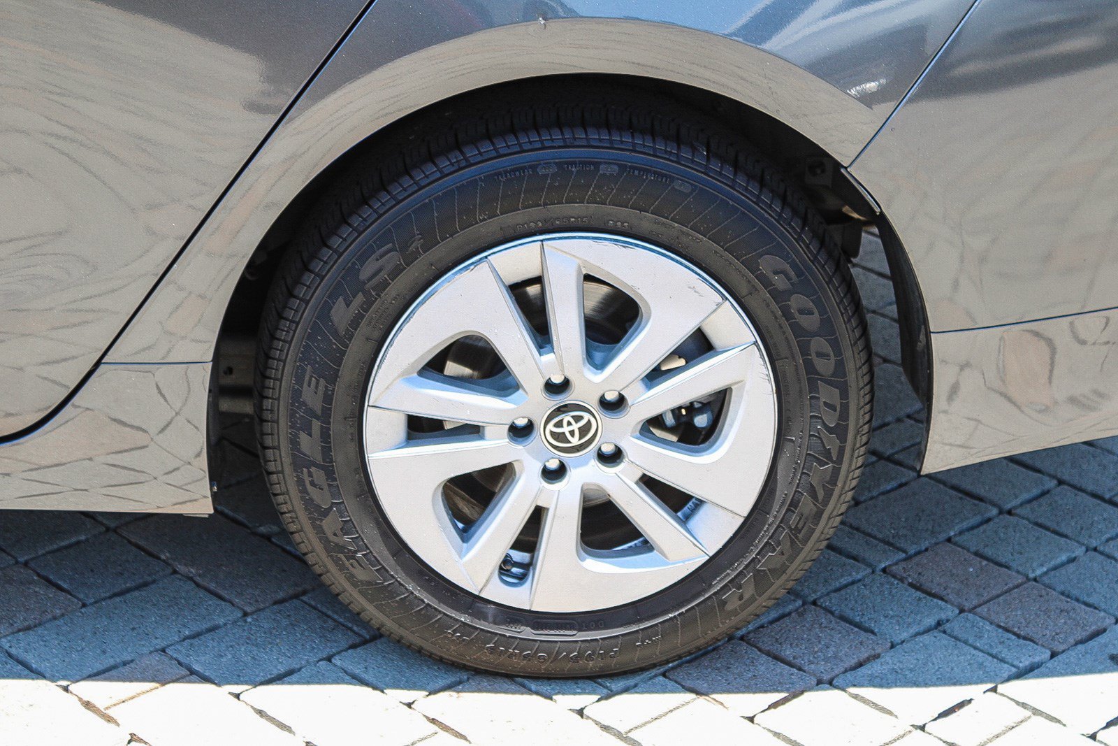 Certified 2016 Toyota Prius Two FWD image 12