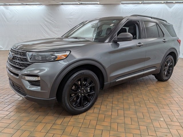 Used 2023 Ford Explorer XLT w/ Equipment Group 202A image 3