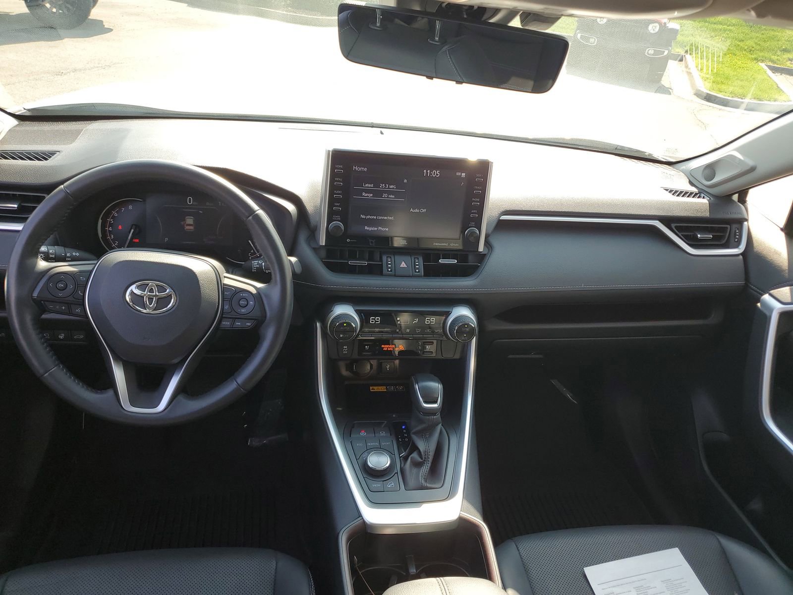Used 2022 Toyota RAV4 Limited image 10
