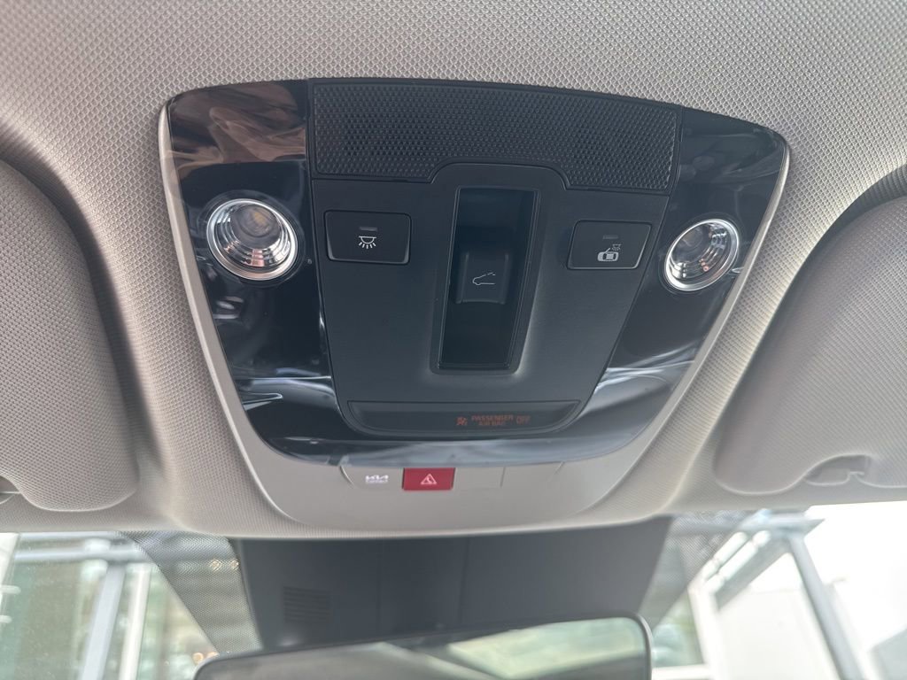 Used 2025 Kia Sorento SX image 23