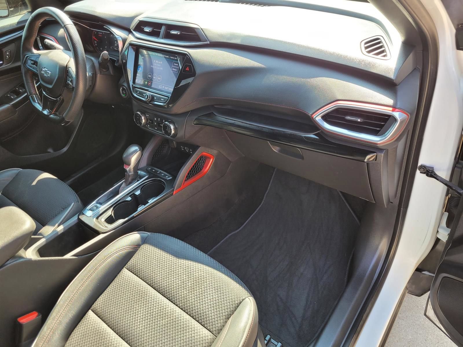 Used 2023 Chevrolet TrailBlazer RS w/ Convenience Package FWD image 9