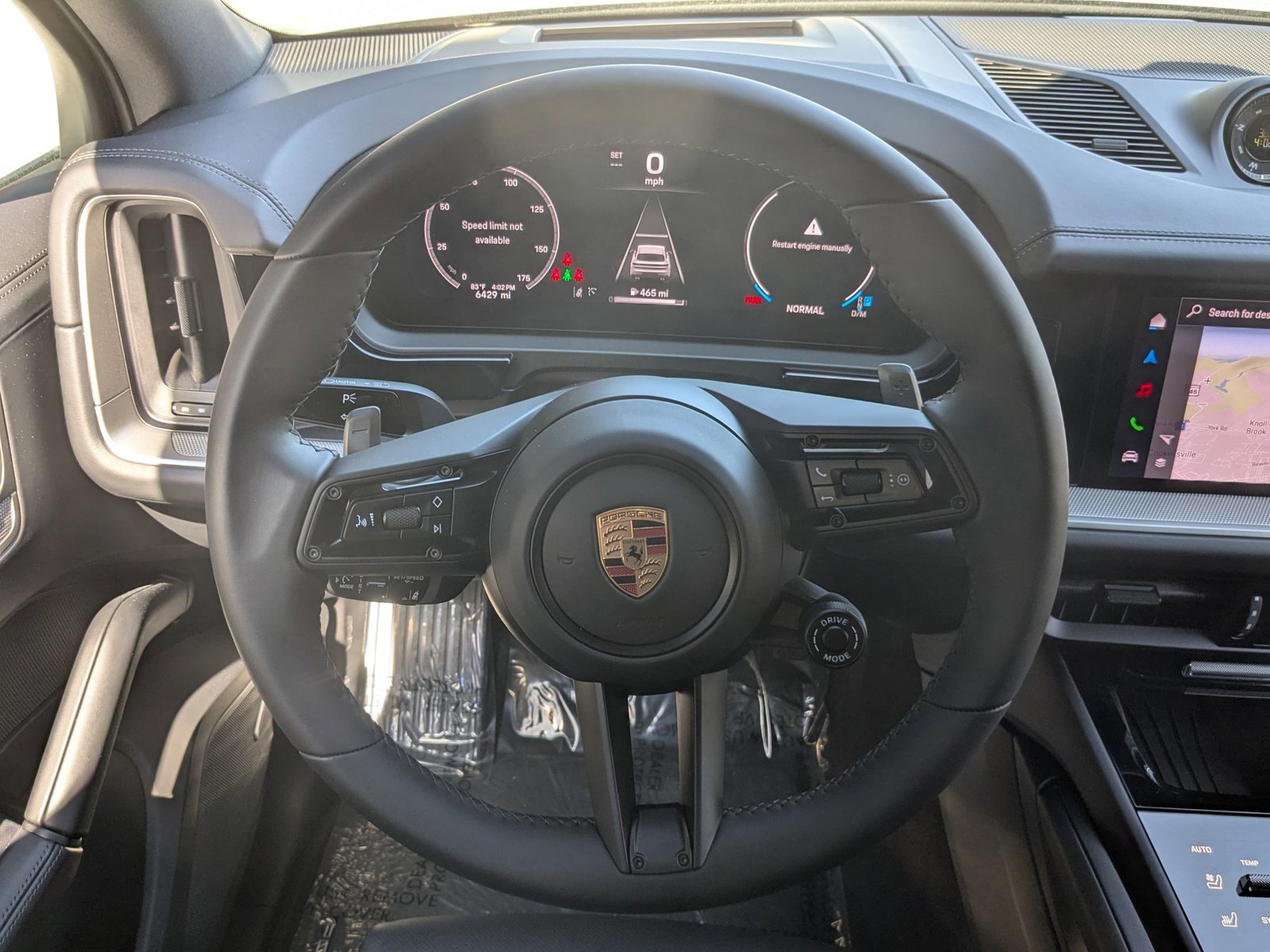 Certified 2025 Porsche Cayenne AWD/4WD image 11