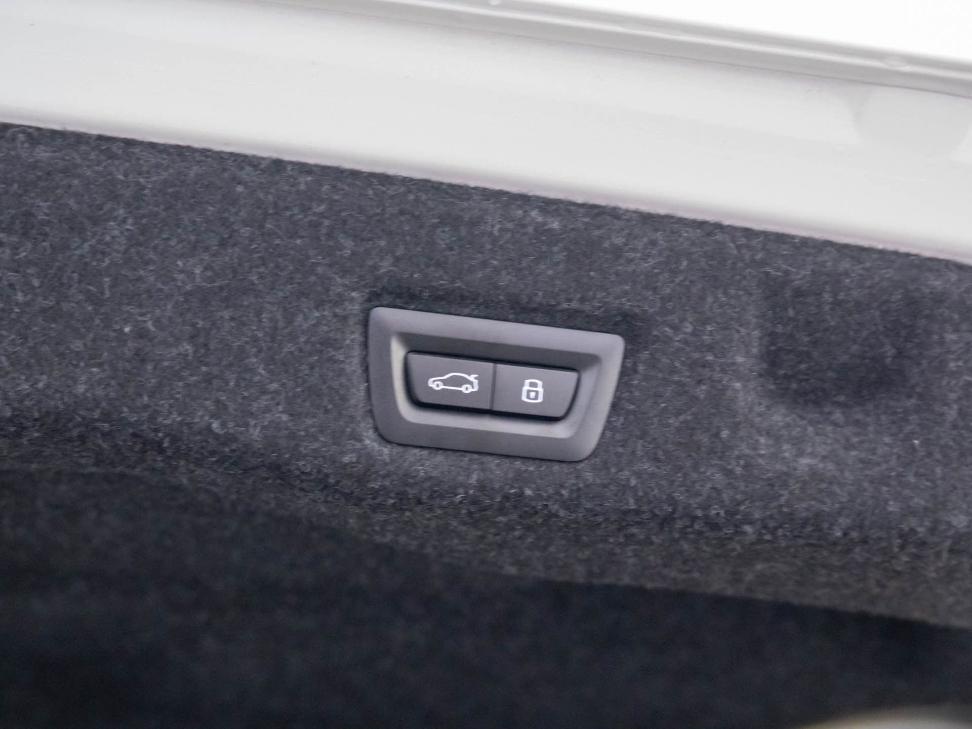 Certified 2024 BMW 530i xDrive w/ Convenience Package image 24